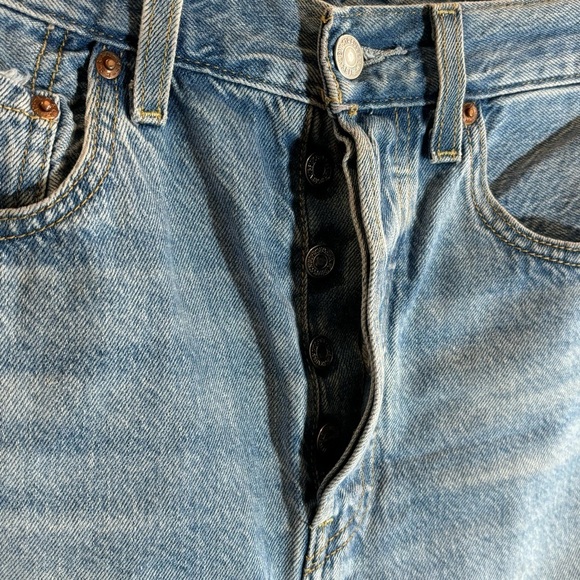LEVI’S Sz 27 Rib Cage Raw Hem Mid Wash Button Fly Denim Jeans Mini  Skirt - Picture 2 of 9
